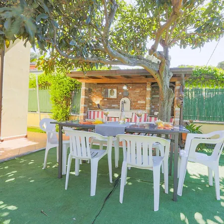 Parte Di Con Giardino 10 Minuti Dal Mare Apartment Marina di Massa