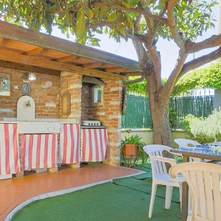 Parte Di Con Giardino 10 Minuti Dal Mare Apartment Marina di Massa